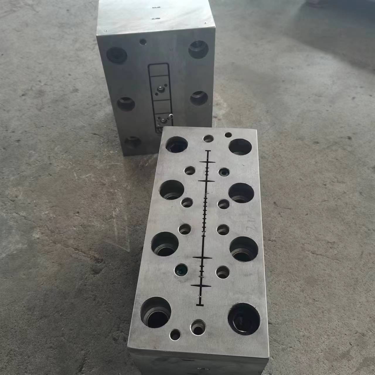 different shape PVC profile extrusion mould